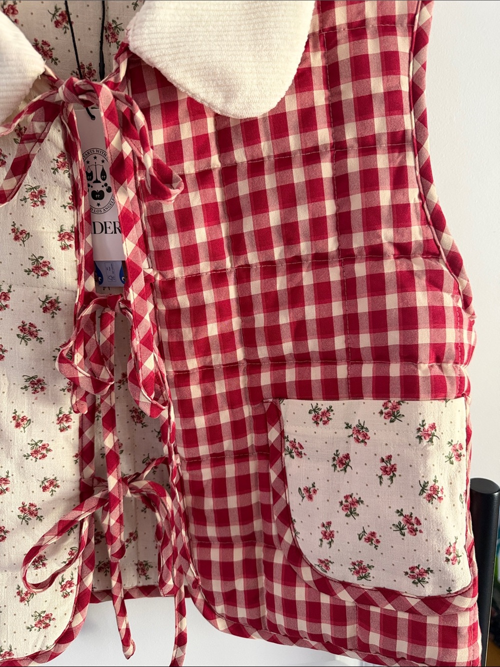 Floral & Gingham Red Quilted Vest with Cream Collar - Picture 3 of 6